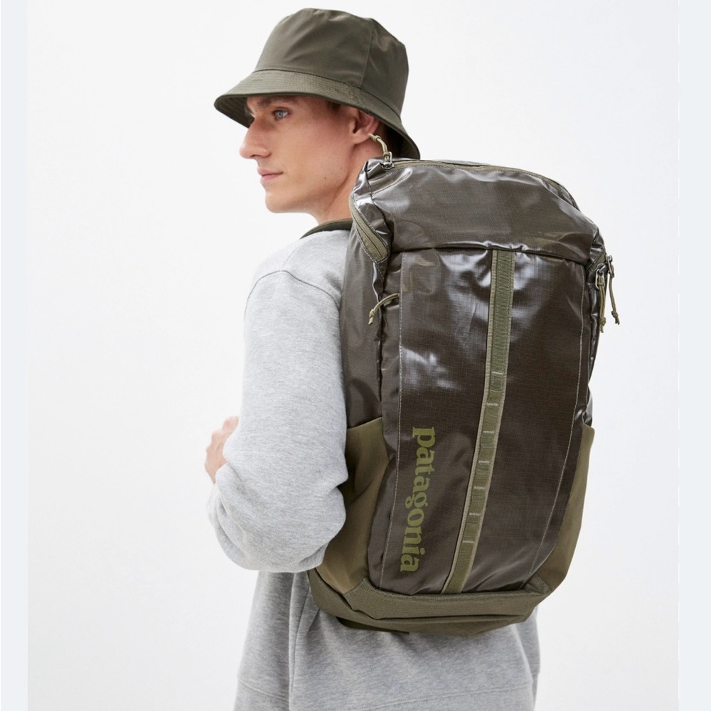 Patagonia Black Hole Pack 25L, Olive / Green